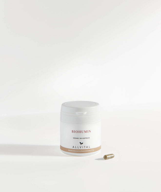 Allvital Biohumin enthält Humin- und Fulvosäuren und ist angereichert mit Vitamin C. Vitamin C schützt Zellen vor Oxidationsschäden. Allvital Biohumin enthält Humin- und Fulvosäuren und ist angereichert mit Vitamin C. Vitamin C schützt Zellen vor Oxidationsschäden.