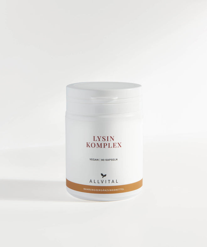 Allvital Lysin Komplex vegan enthält Prolin, Taurin und Lysin. Für Aufbau von Muskel und Bindegewebe. Unterstützt die Kollagenbildung und das Immunsystem. Allvital Lysin Komplex vegan enthält Prolin, Taurin und Lysin. Für Aufbau von Muskel und Bindegewebe. Unterstützt die Kollagenbildung und das Immunsystem.